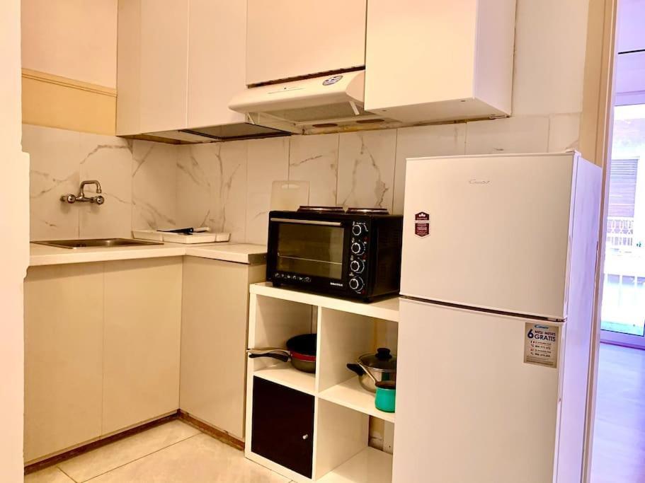 2 Bedroom Apartment 300 Meters Metro Aghios Loanis Athen Exterior foto